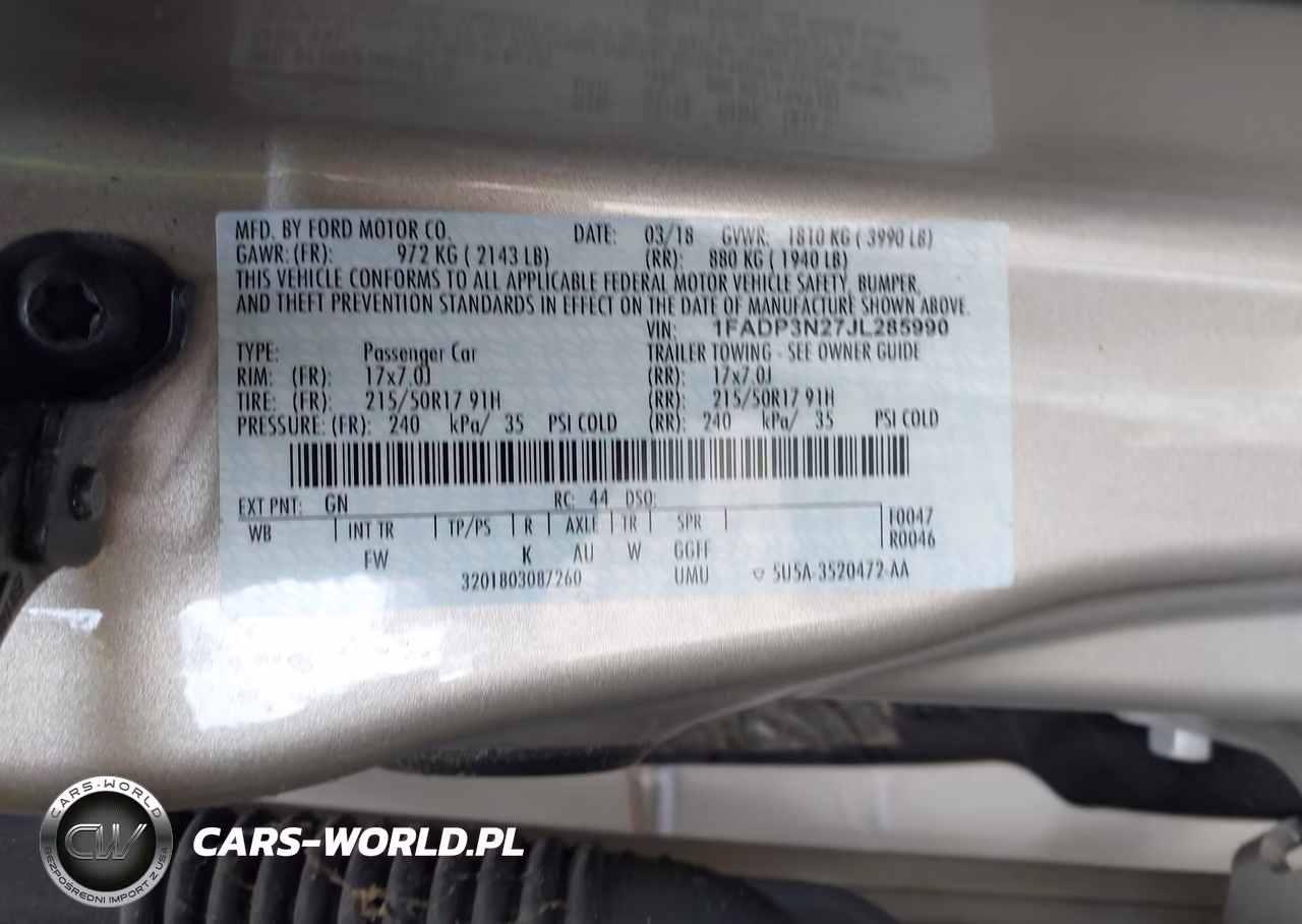 2018 Ford Focus Titanium VIN:1FADP3N27JL285990 - 9