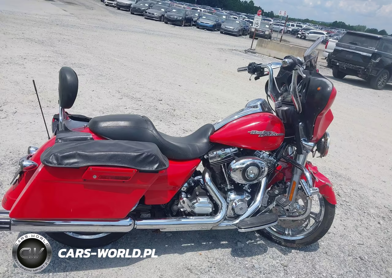 2011 Harley-Davidson Flhx VIN:1HD1KBM11BB666819 - 12