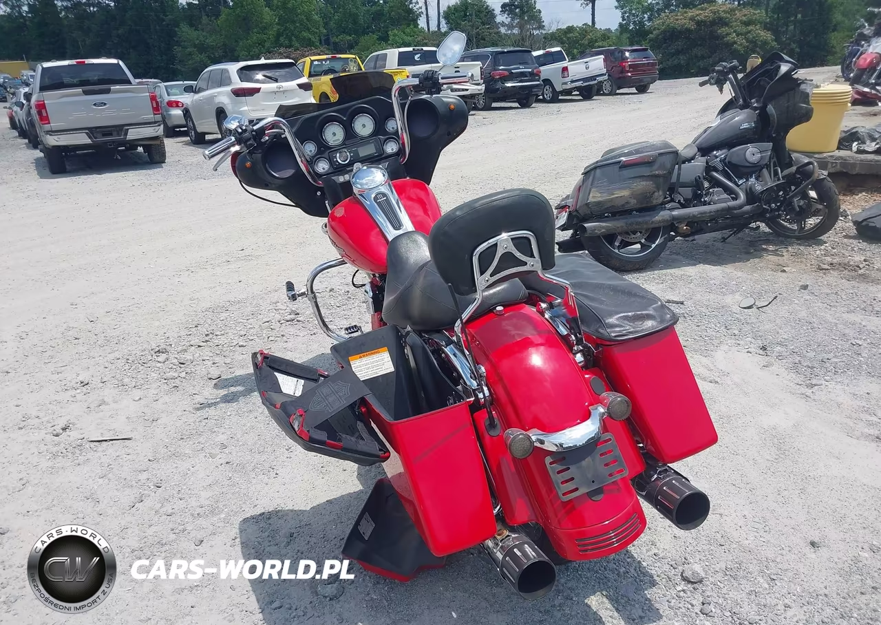 2011 Harley-Davidson Flhx VIN:1HD1KBM11BB666819 - 3