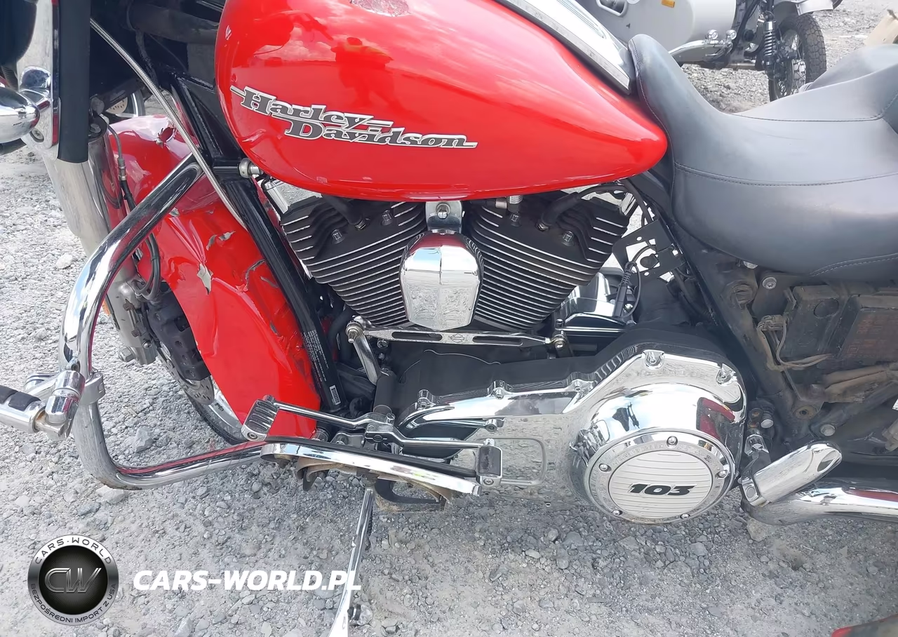 2011 Harley-Davidson Flhx VIN:1HD1KBM11BB666819 - 9
