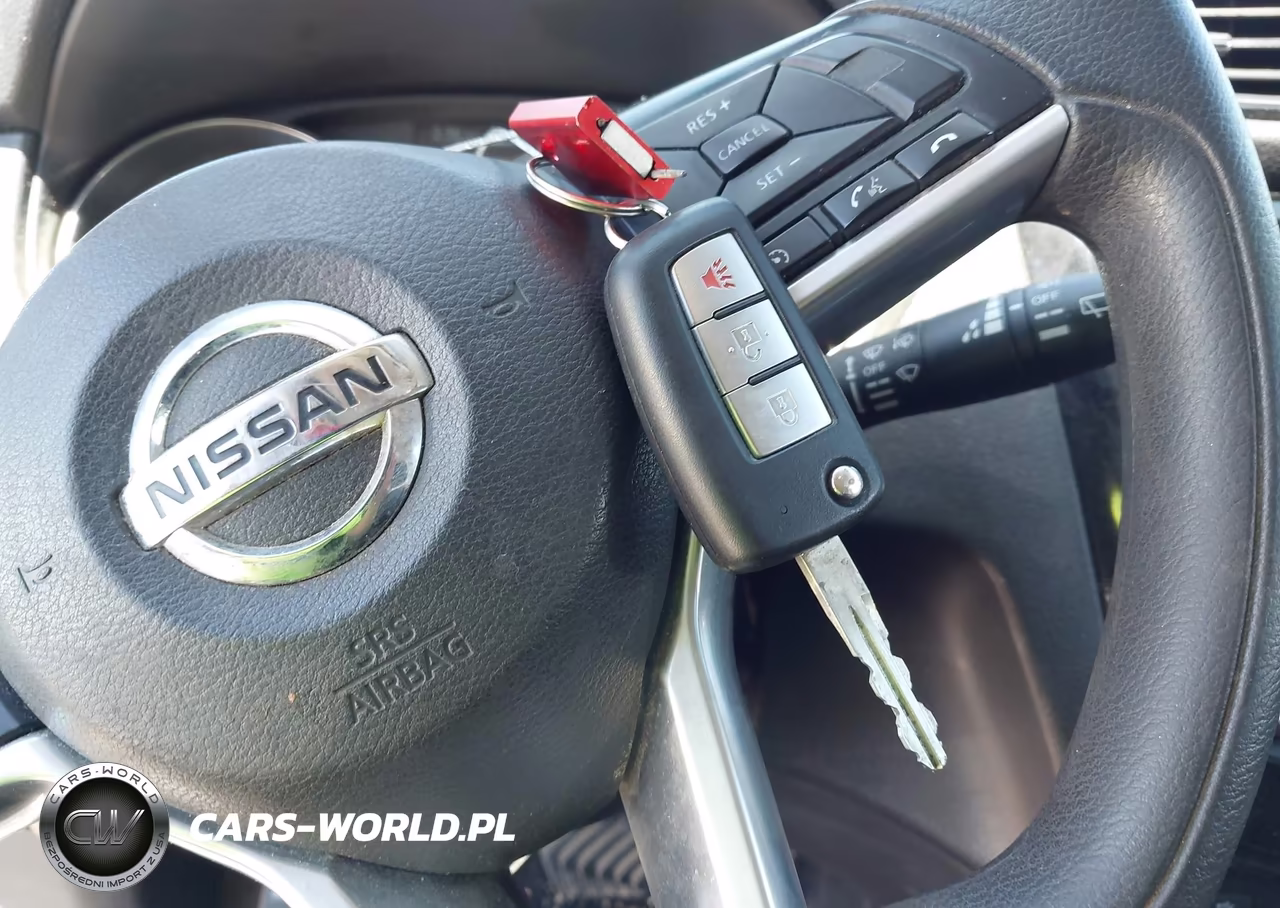 2017 Nissan Rogue S VIN:KNMAT2MV8HP535559 - 11