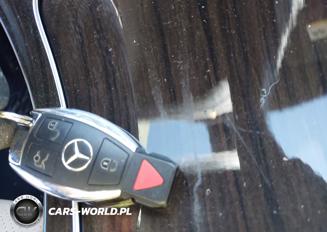 2018 Mercedes-Benz C 300 4Matic VIN:55SWF4KB9JU269372 - 11