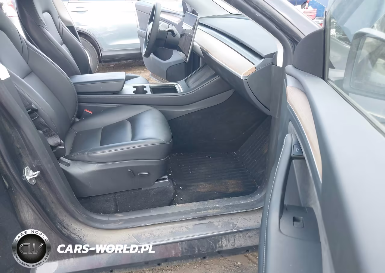 2024 Tesla Model Y Long Range Dual Motor All-Wheel Drive VIN:7SAYGDEE1RA225939 - 5