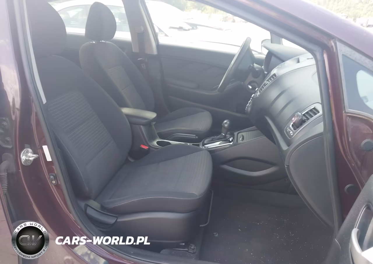 2018 Kia Forte Lx VIN:3KPFL4A75JE201163 - 5