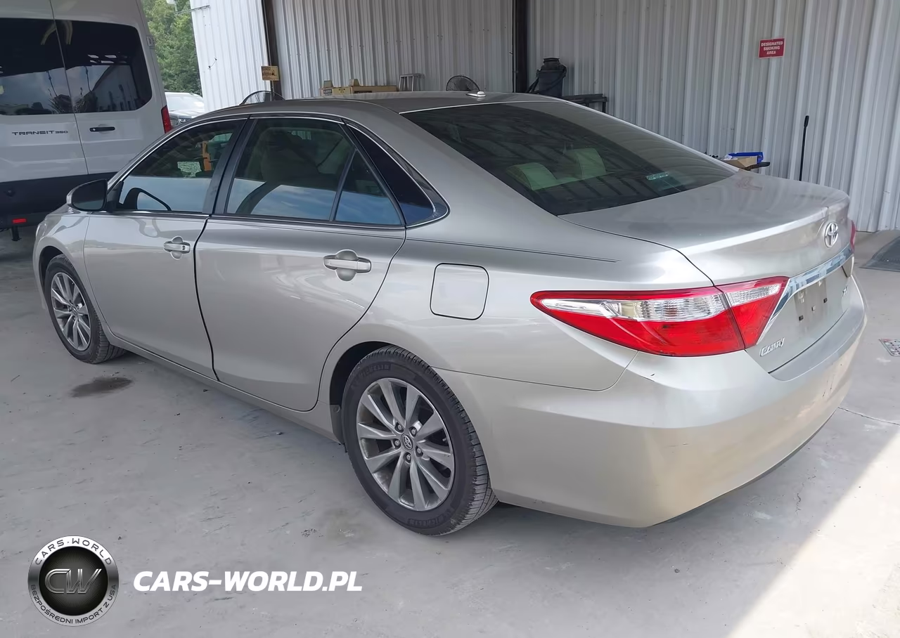 2015 Toyota Camry Xle VIN:4T1BF1FK7FU943408 - 3