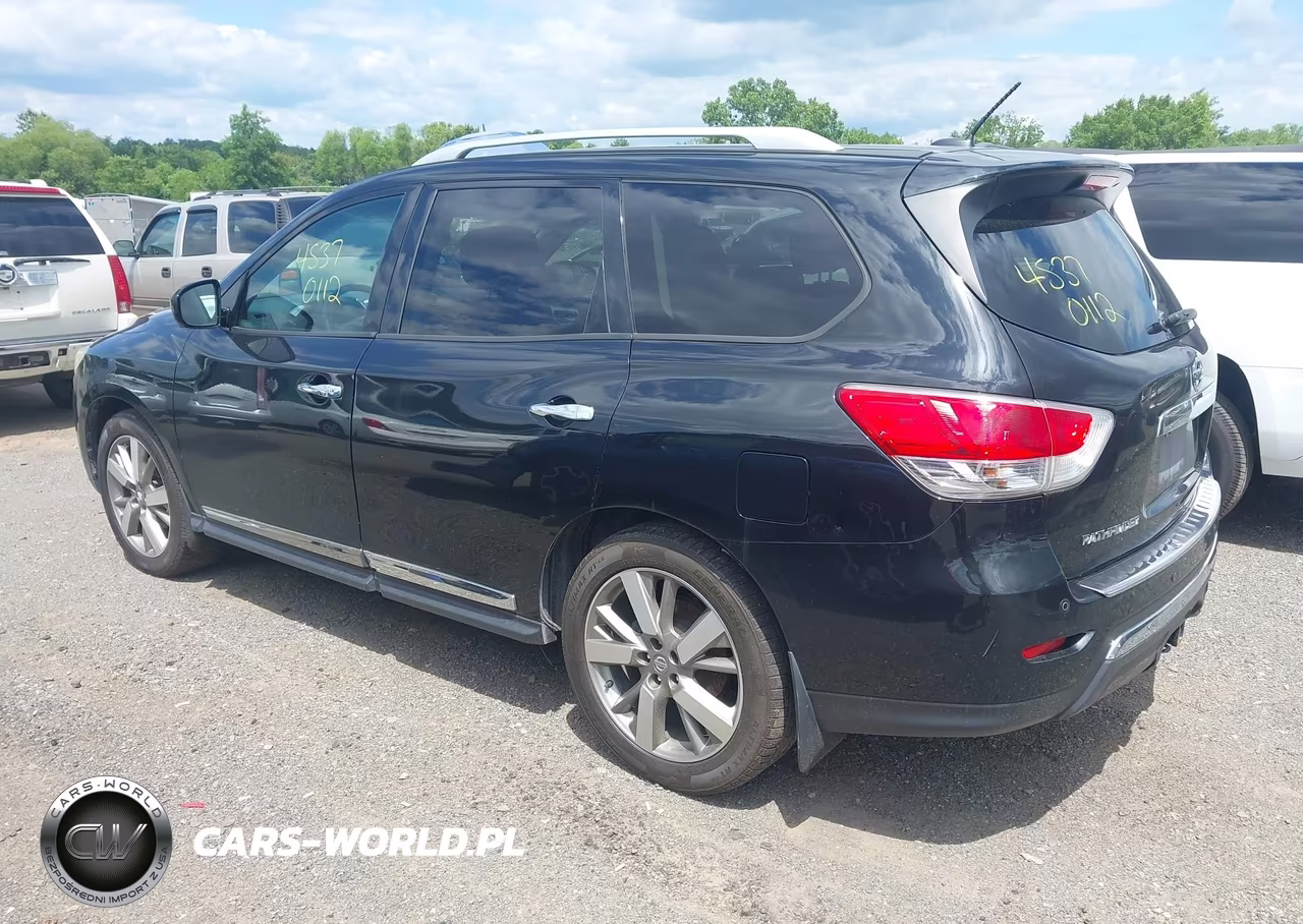 2015 Nissan Pathfinder Platinum VIN:5N1AR2MN0FC712247 - 3