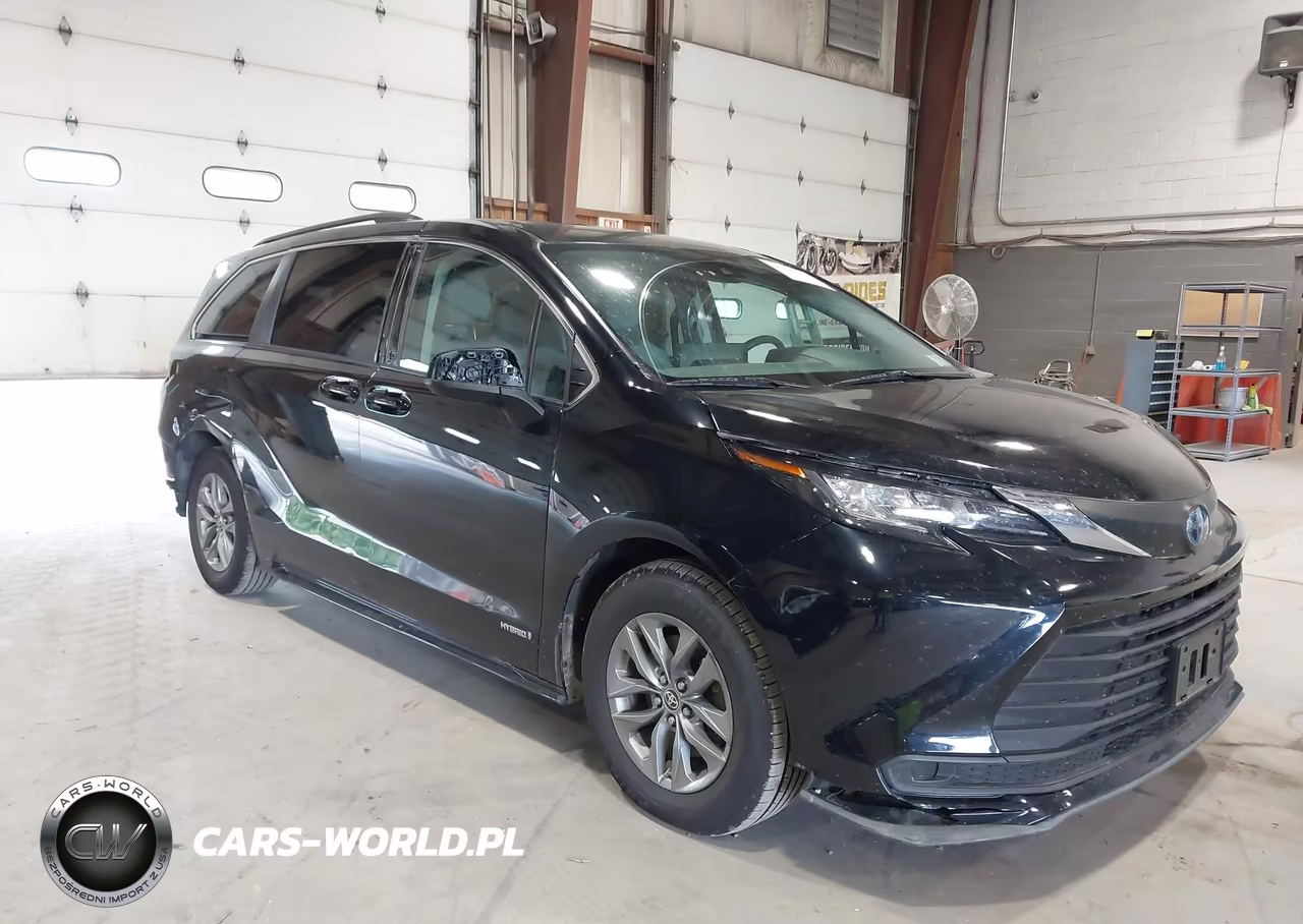 2021 Toyota Sienna Le – zdjęcie 1 z 17