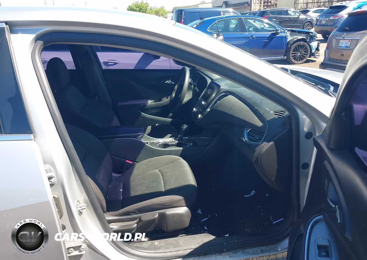 2019 Chevrolet Malibu Lt VIN:1G1ZD5ST1KF184700 - 5