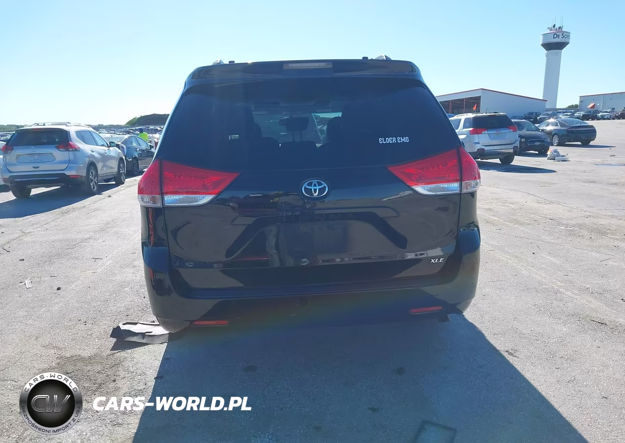 2012 Toyota Sienna Xle V6 8 Passenger VIN:5TDYK3DC8CS256617 - 16
