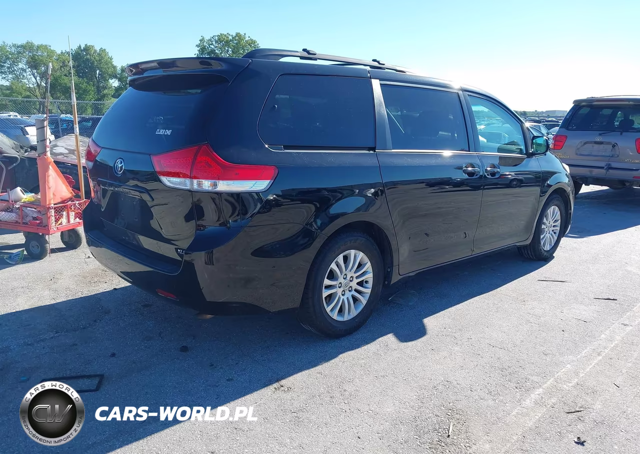 2012 Toyota Sienna Xle V6 8 Passenger VIN:5TDYK3DC8CS256617 - 4