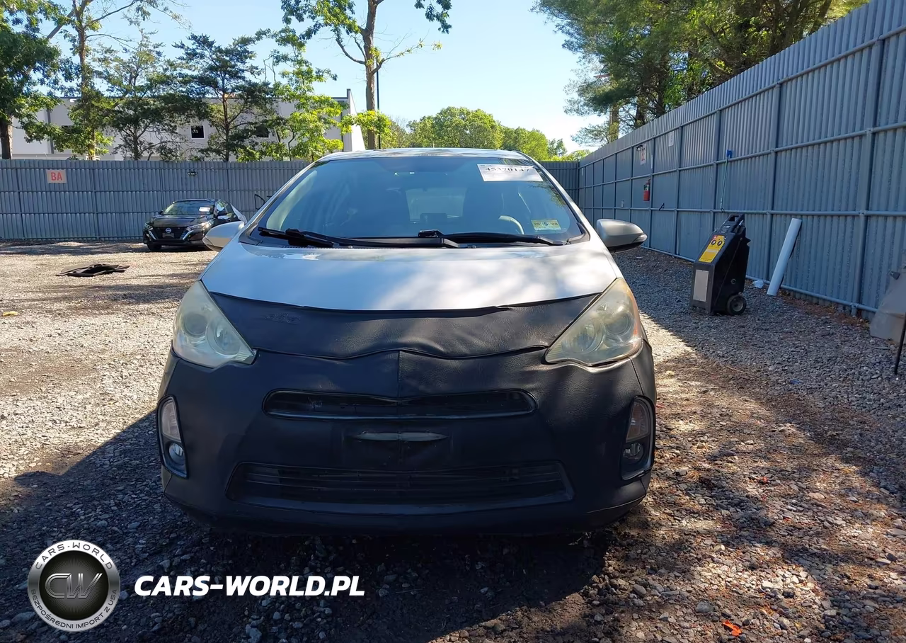 2013 Toyota Prius C Four VIN:JTDKDTB34D1032214 - 12