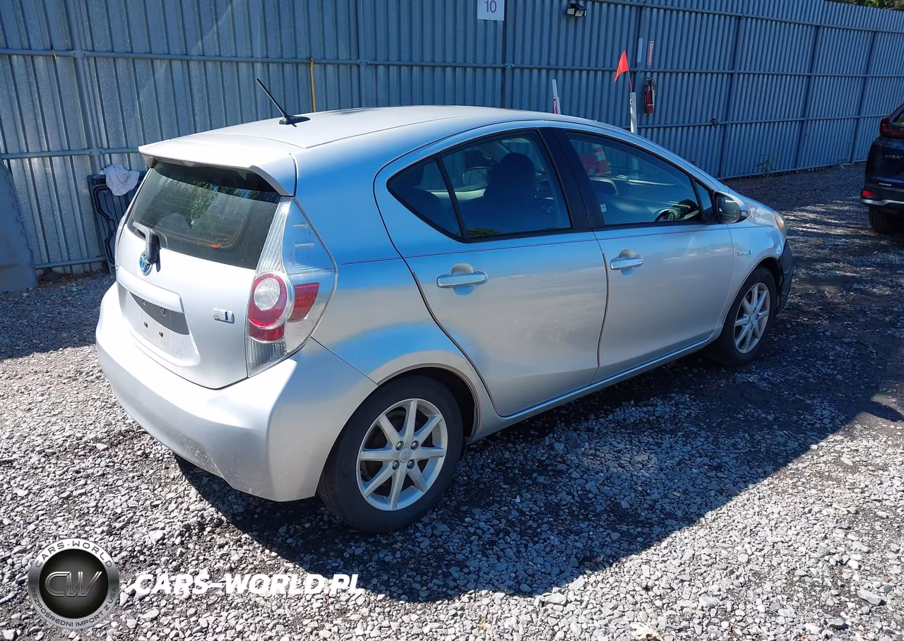 2013 Toyota Prius C Four VIN:JTDKDTB34D1032214 - 4
