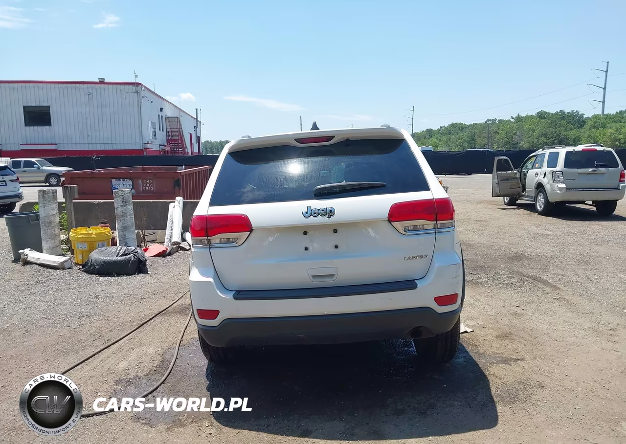 2014 Jeep Grand Cherokee Laredo VIN:1C4RJEAGXEC198461 - 16