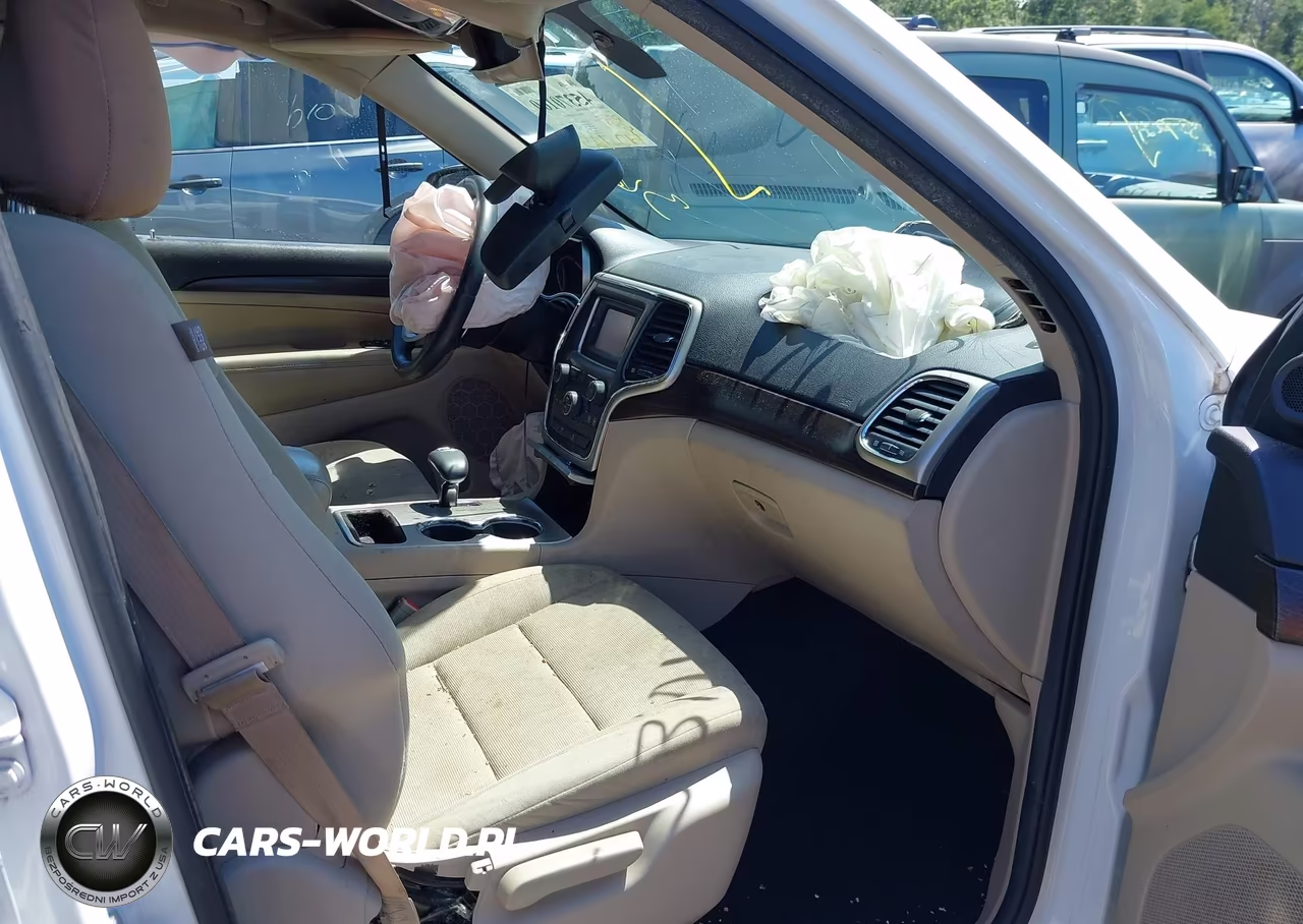 2014 Jeep Grand Cherokee Laredo VIN:1C4RJEAGXEC198461 - 5