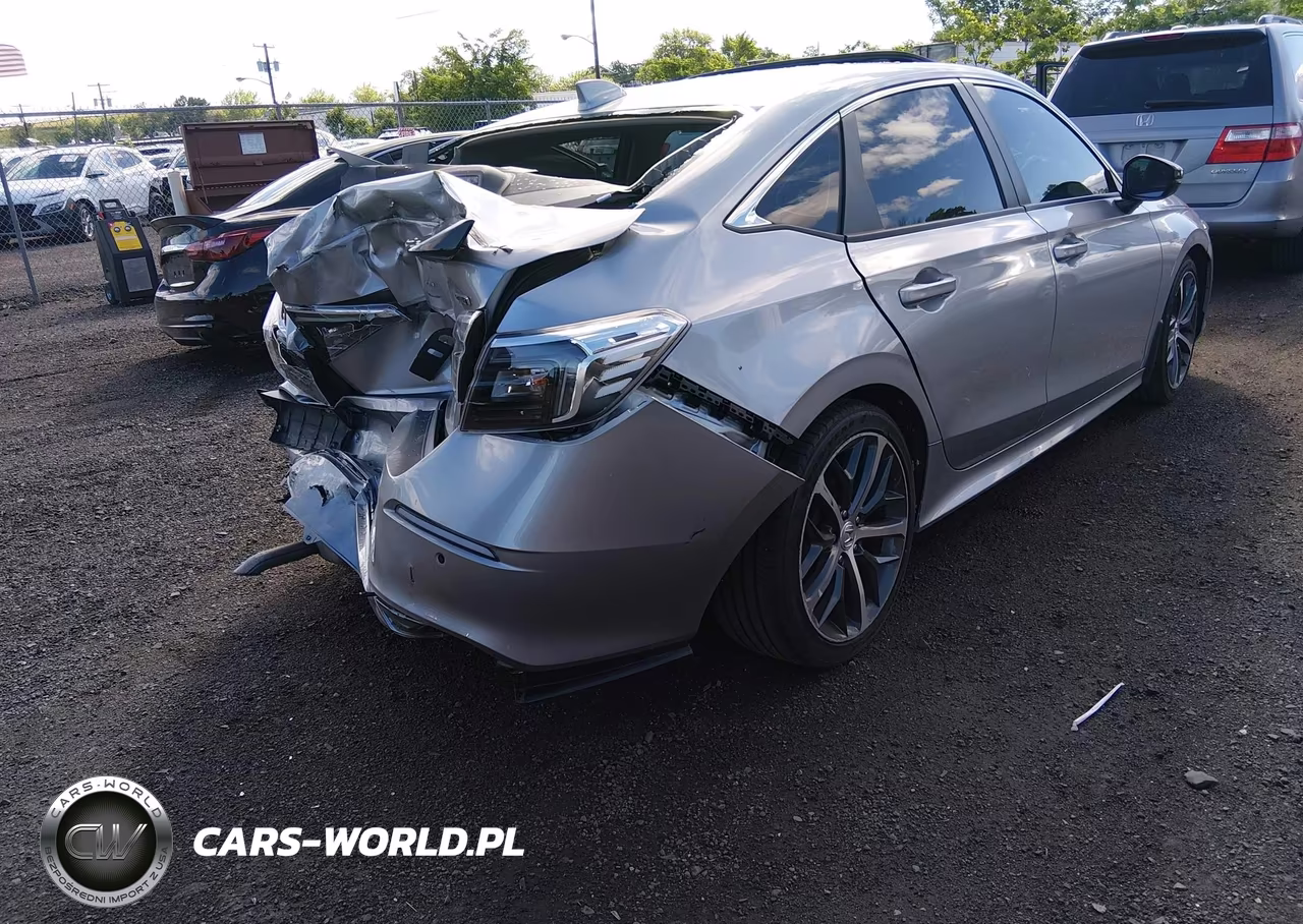 2024 Honda Civic Touring VIN:2HGFE1F97RH326251 - 4