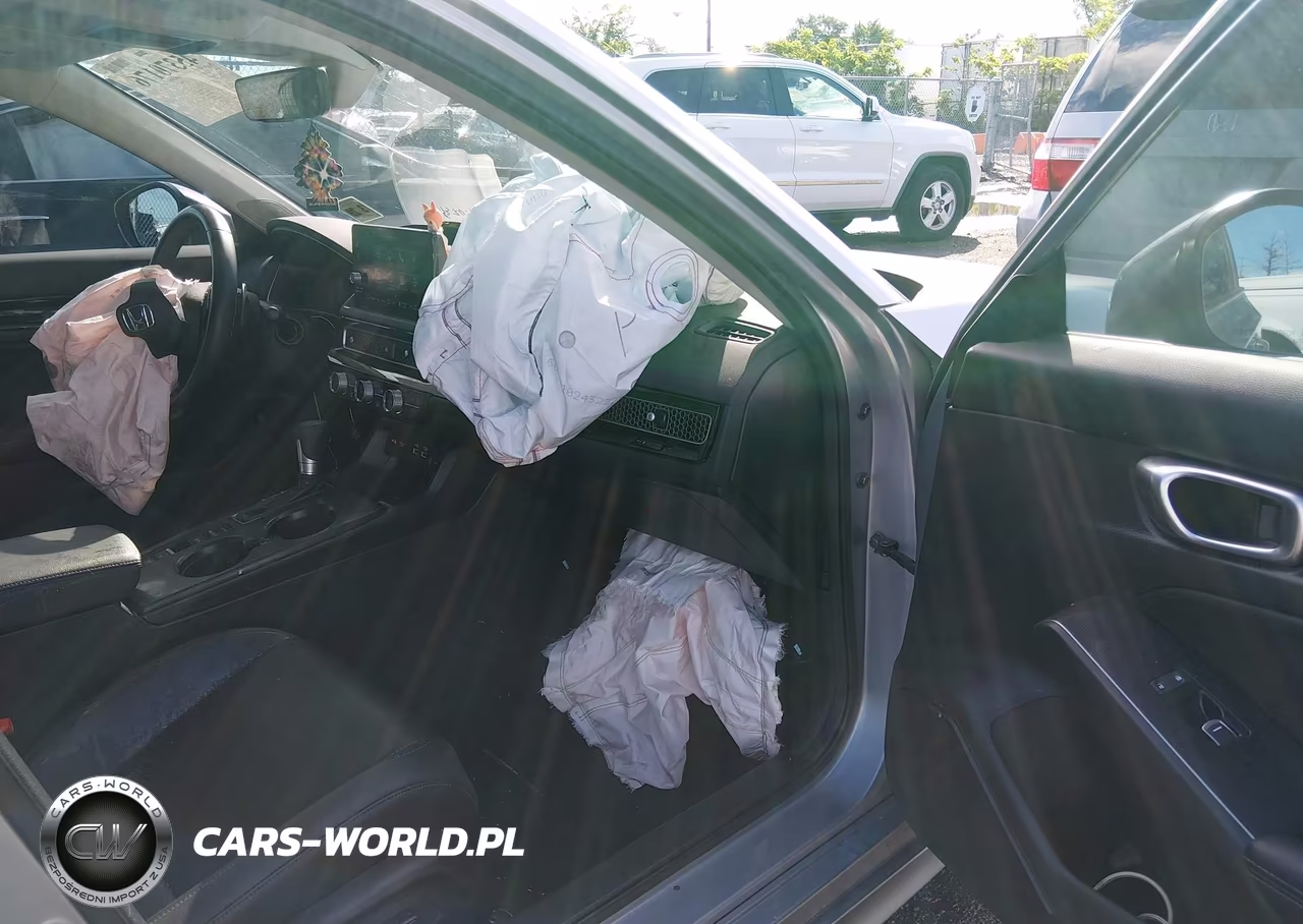 2024 Honda Civic Touring VIN:2HGFE1F97RH326251 - 5