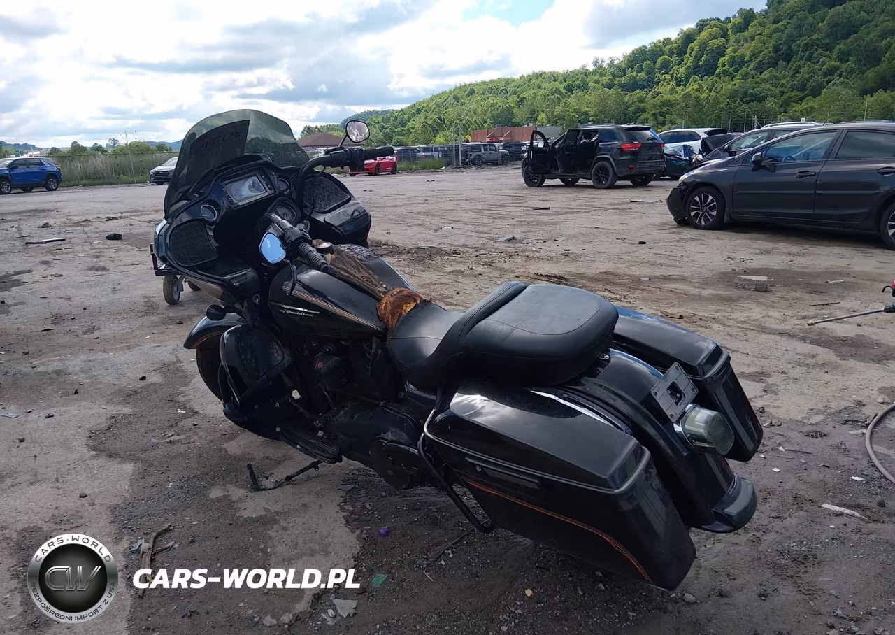 2017 Harley-Davidson Fltru VIN:1HD1KGD1XHB672236 - 3