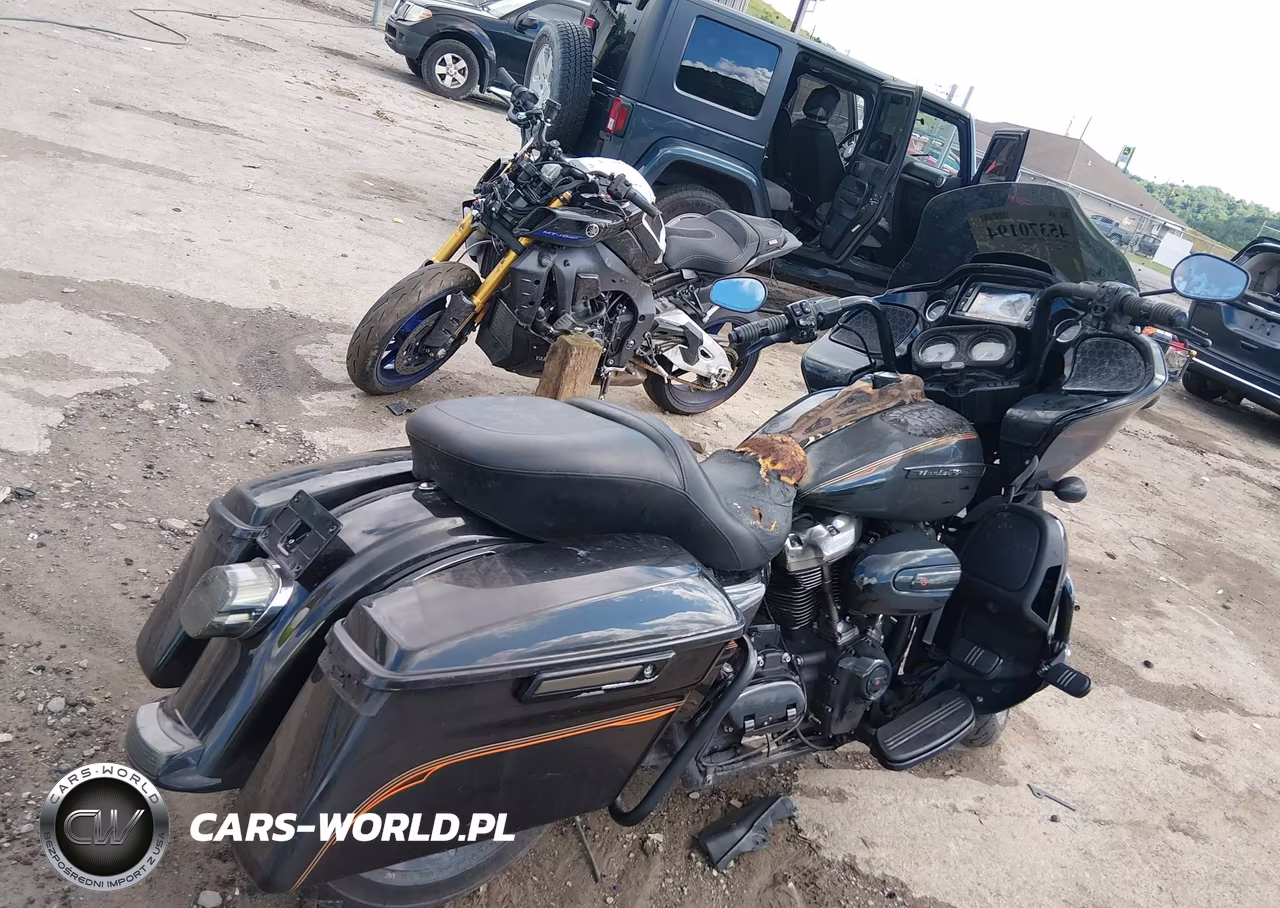 2017 Harley-Davidson Fltru VIN:1HD1KGD1XHB672236 - 4