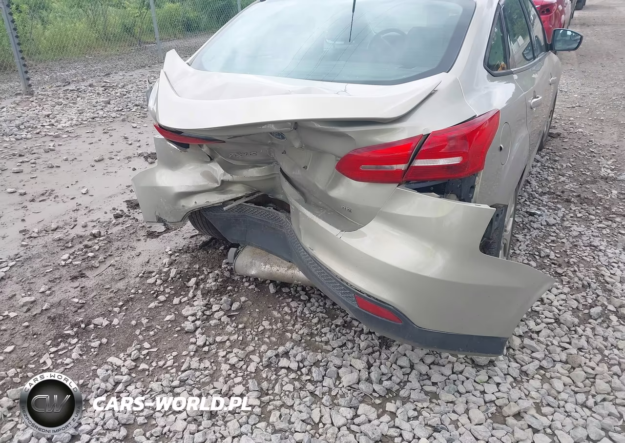 2015 Ford Focus Se VIN:1FADP3F25FL260267 - 6