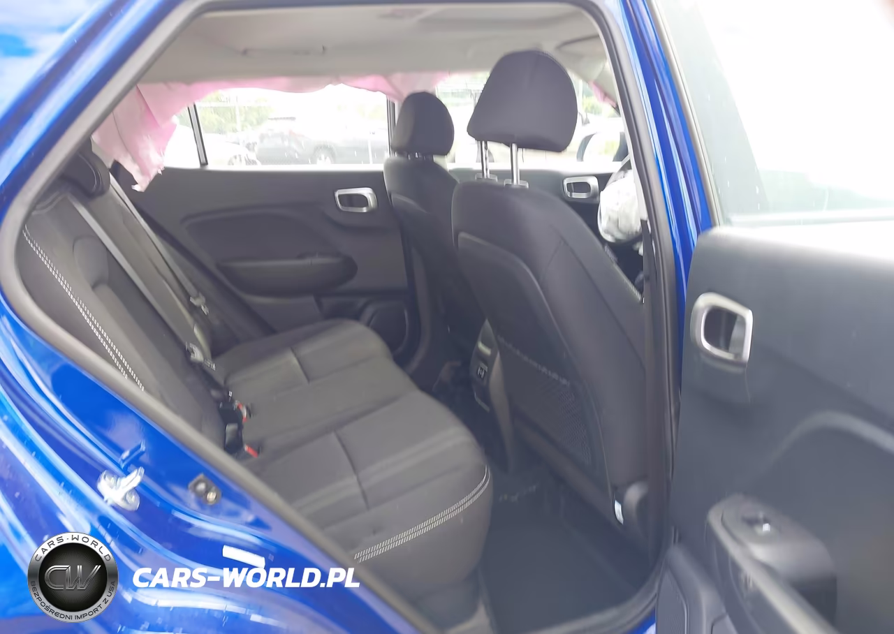 2025 Hyundai Venue Sel VIN:KMHRC8A3XSU416585 - 8