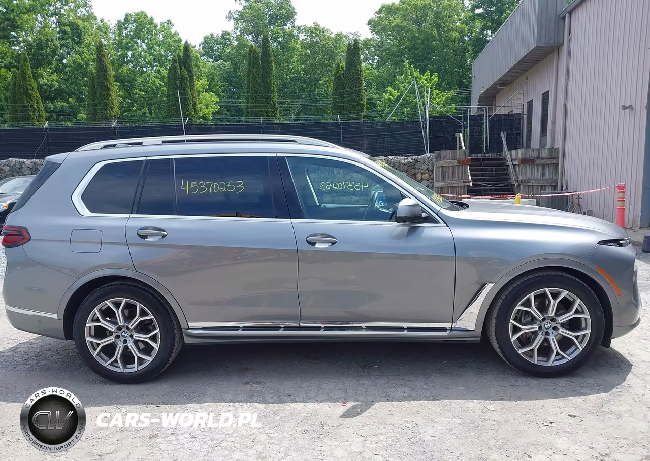 2026 BMW X7 xDrive40I VIN:5UX23EM09T9074121 - 13