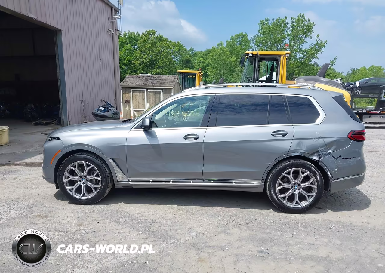 2026 BMW X7 xDrive40I VIN:5UX23EM09T9074121 - 14