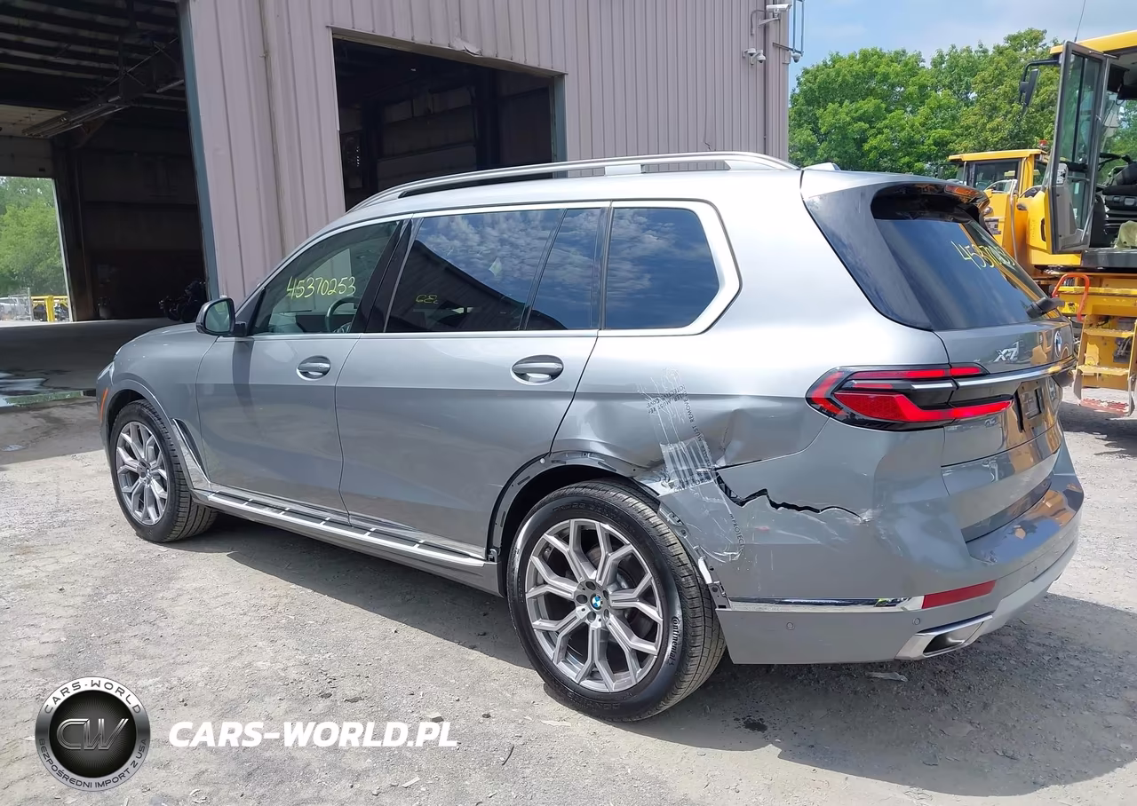 2026 BMW X7 xDrive40I VIN:5UX23EM09T9074121 - 3