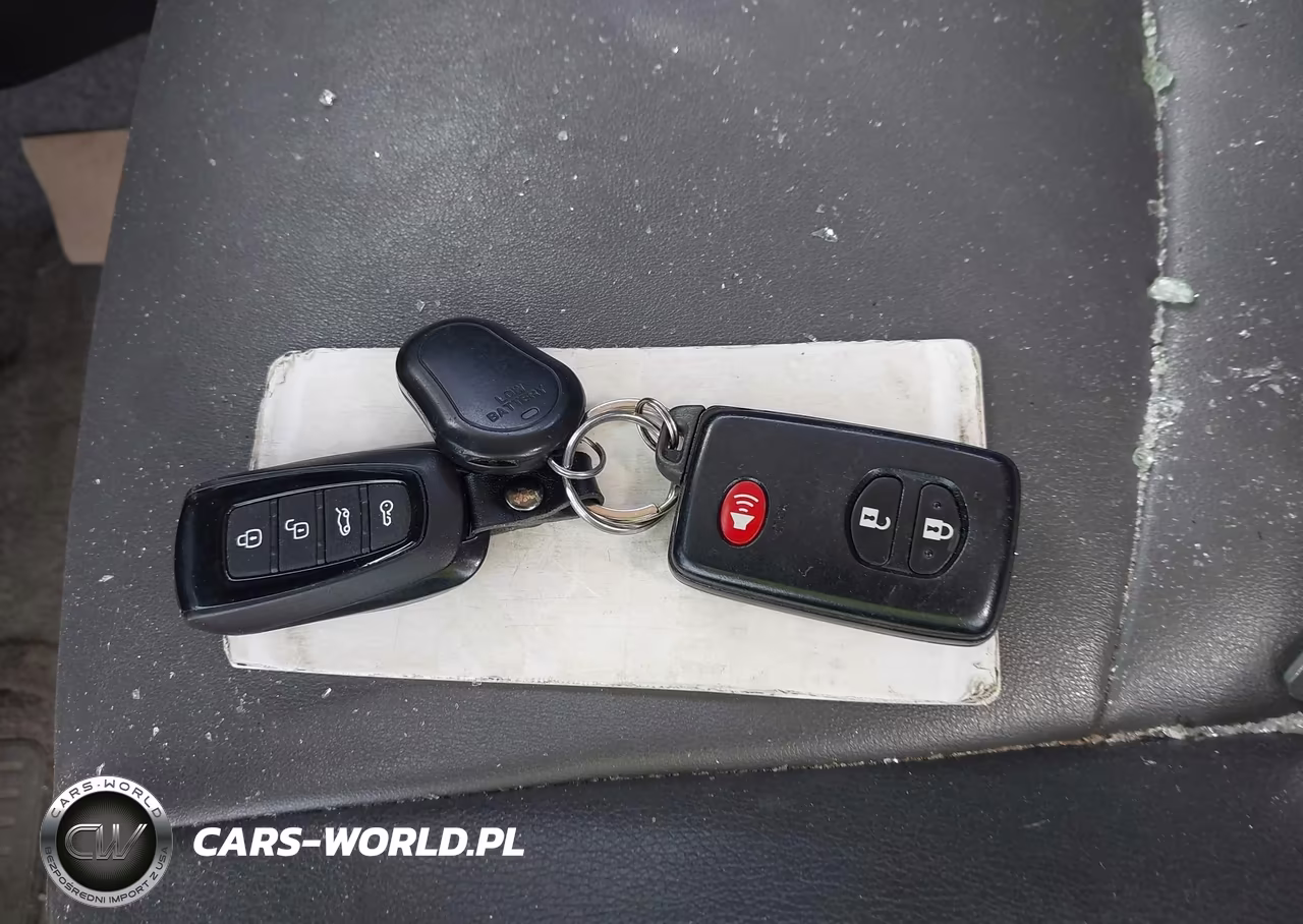 2013 Toyota Prius Four VIN:JTDKN3DU7D5590036 - 11