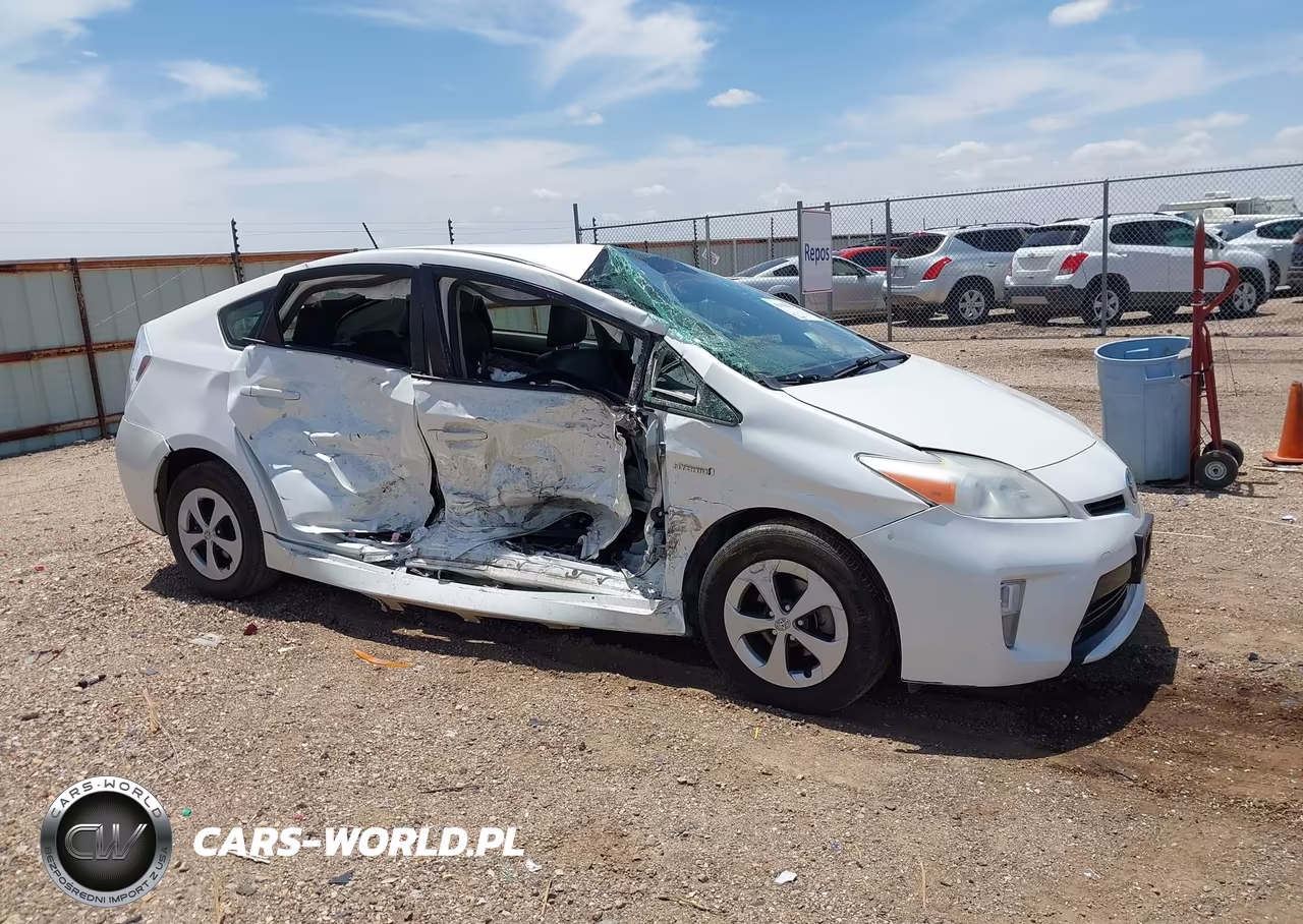 2013 Toyota Prius Four VIN:JTDKN3DU7D5590036 - 13