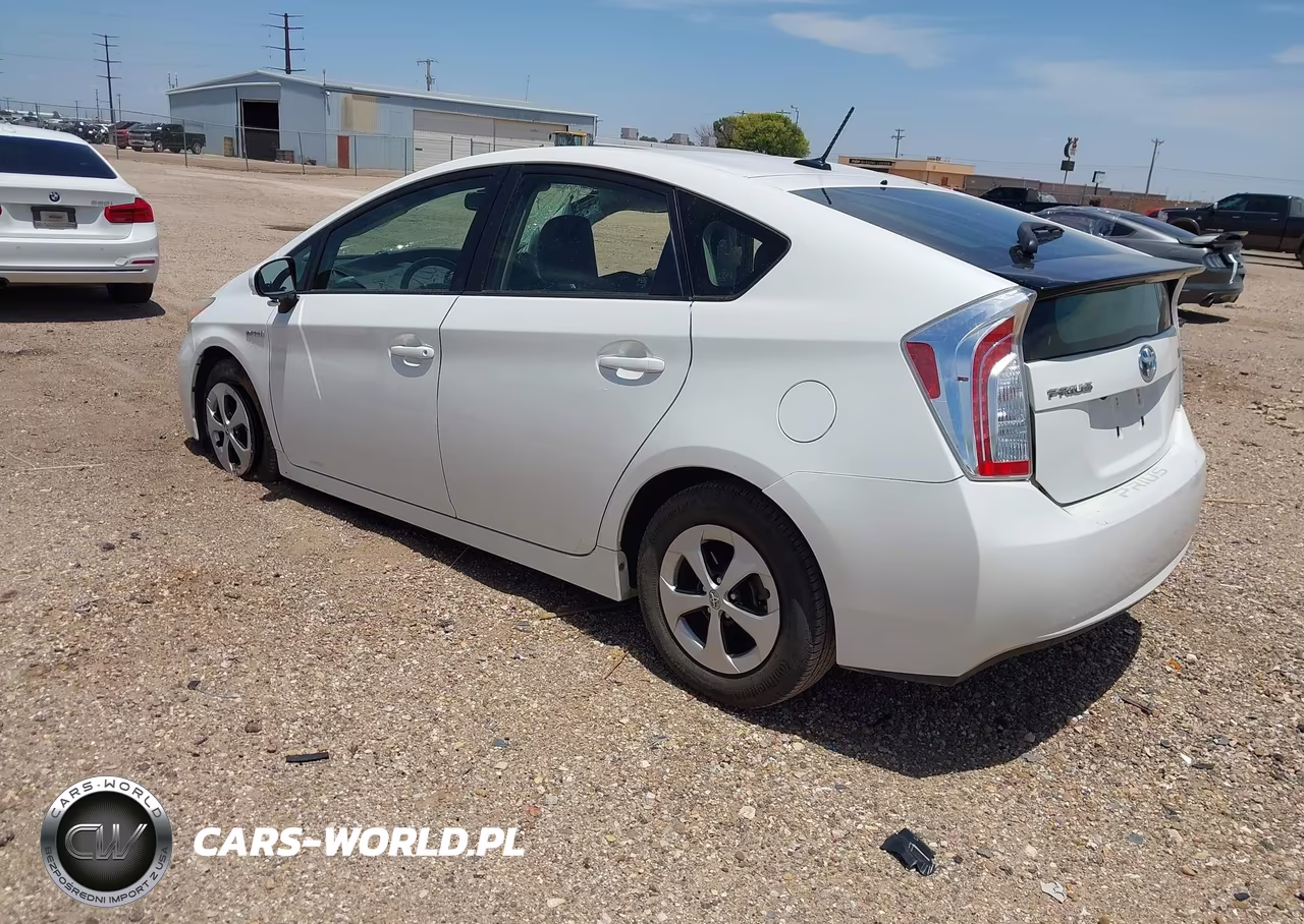 2013 Toyota Prius Four VIN:JTDKN3DU7D5590036 - 3