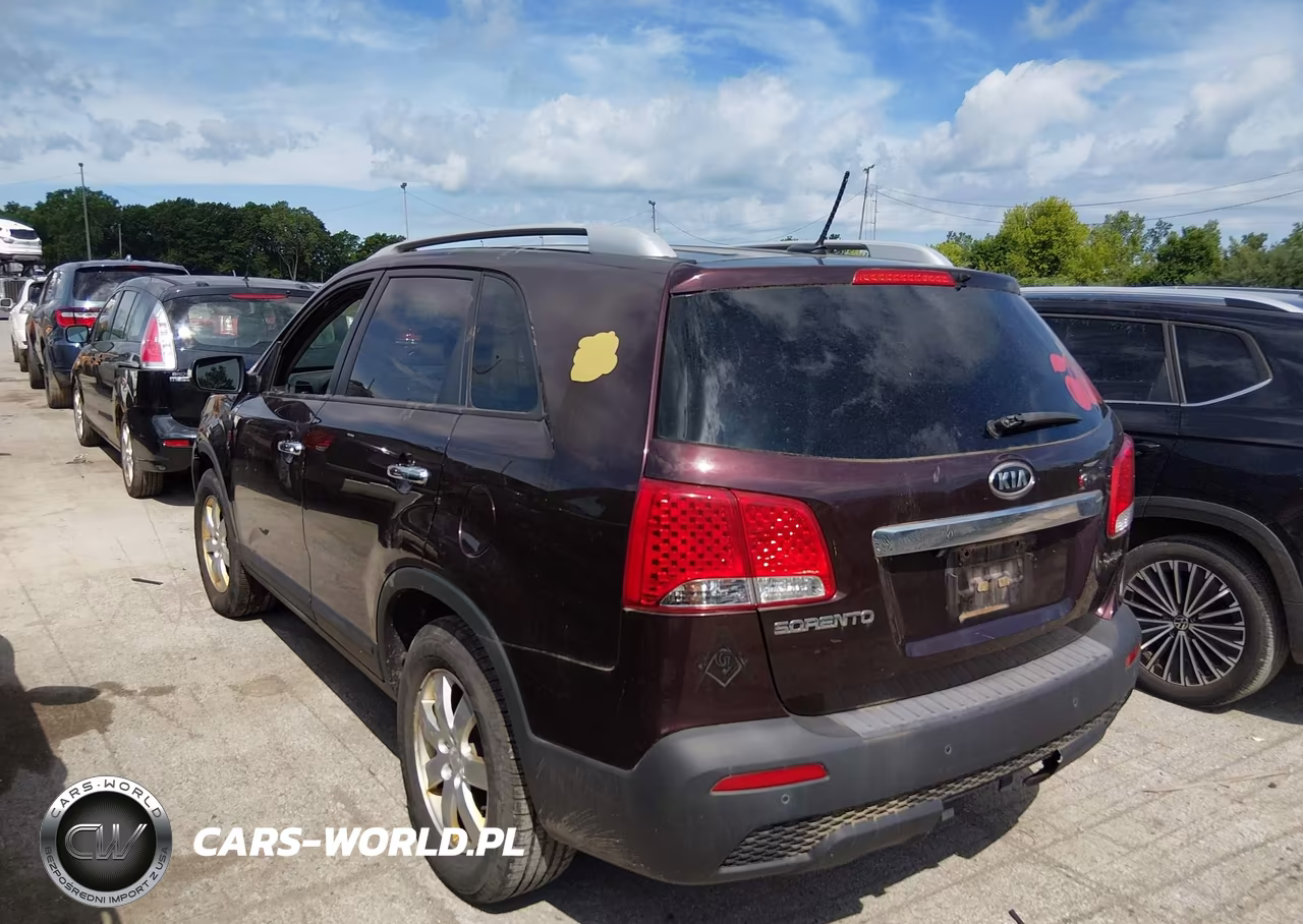 2011 Kia Sorento Lx VIN:5XYKT3A13BG129632 - 3