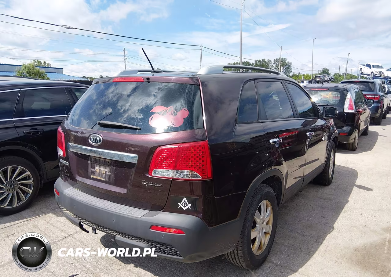 2011 Kia Sorento Lx VIN:5XYKT3A13BG129632 - 4