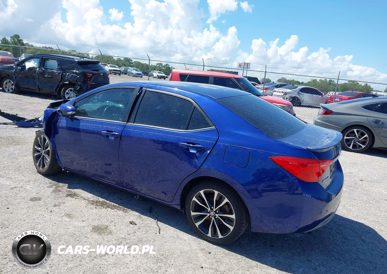 2017 Toyota Corolla Se VIN:2T1BURHE1HC837987 - 3