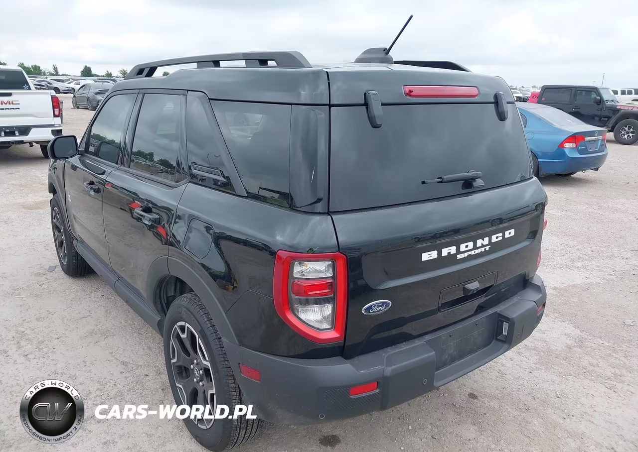 2025 Ford Bronco Sport Outer Banks VIN:3FMCR9CN2SRE69622 - 3