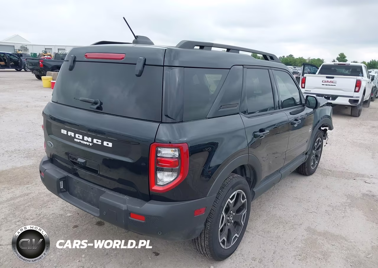 2025 Ford Bronco Sport Outer Banks VIN:3FMCR9CN2SRE69622 - 4