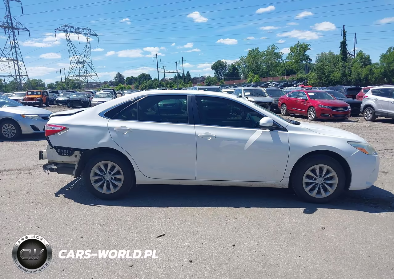 2017 Toyota Camry Le VIN:4T1BF1FK1HU315881 - 13