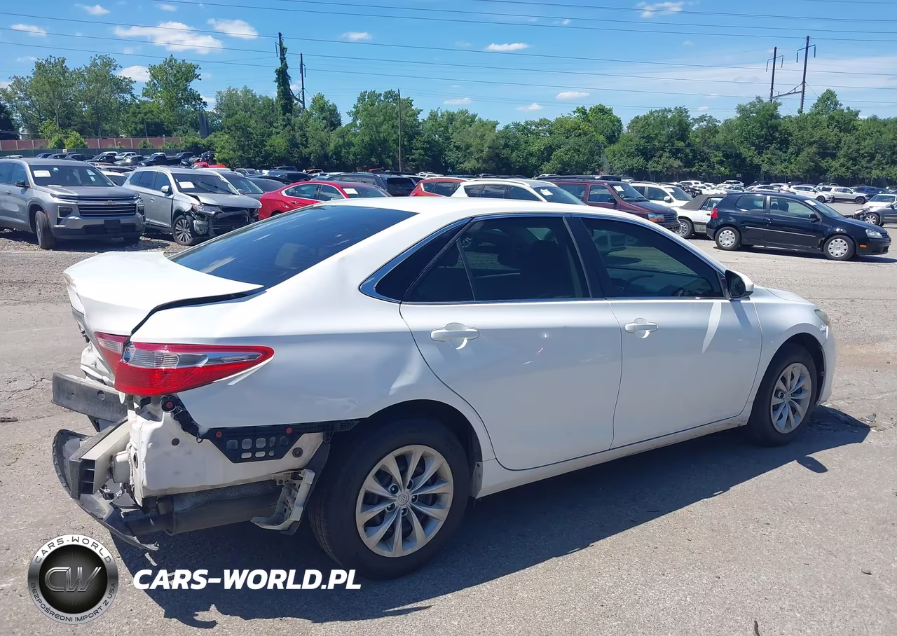2017 Toyota Camry Le VIN:4T1BF1FK1HU315881 - 4