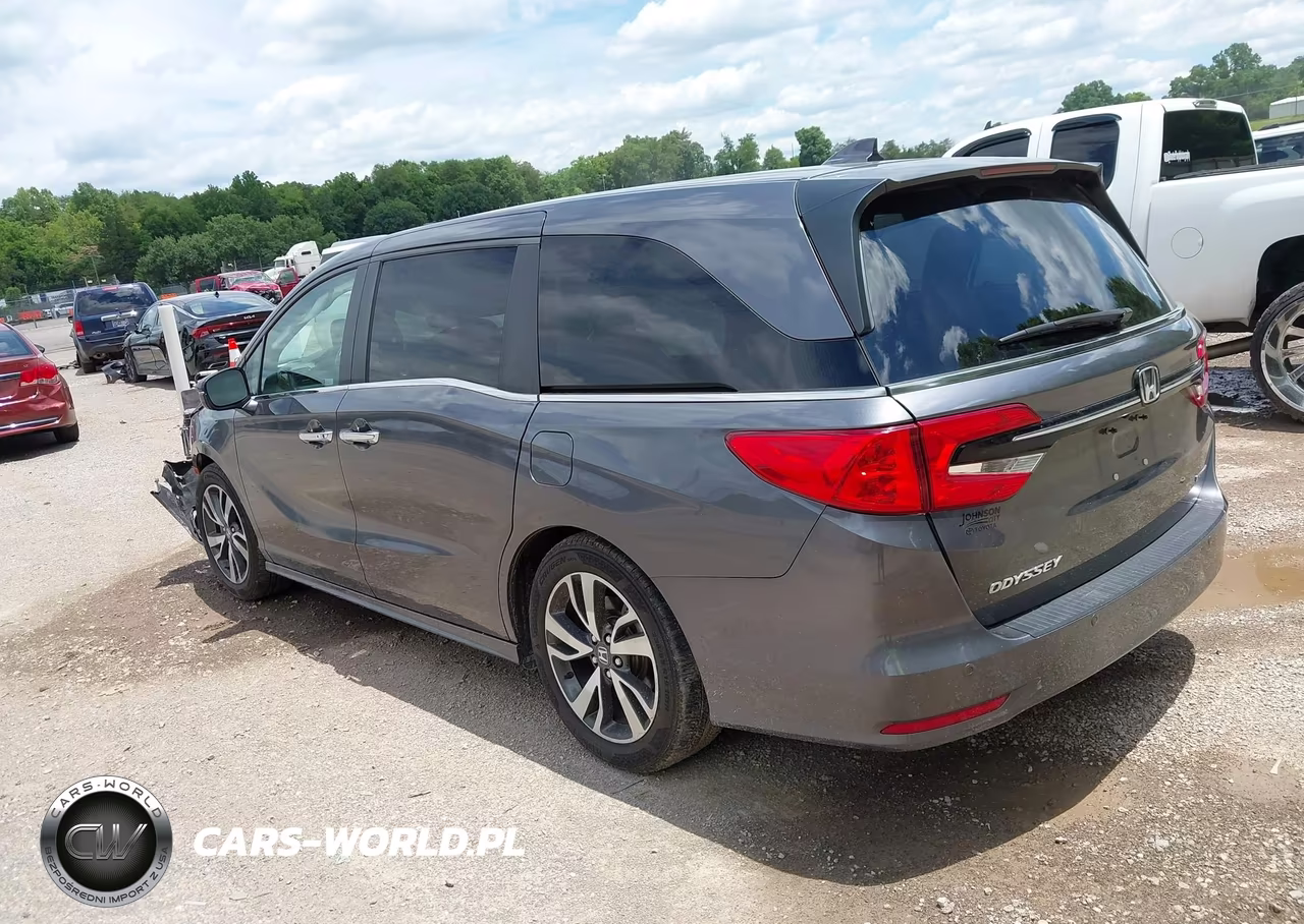 2023 Honda Odyssey Touring VIN:5FNRL6H85PB044941 - 3