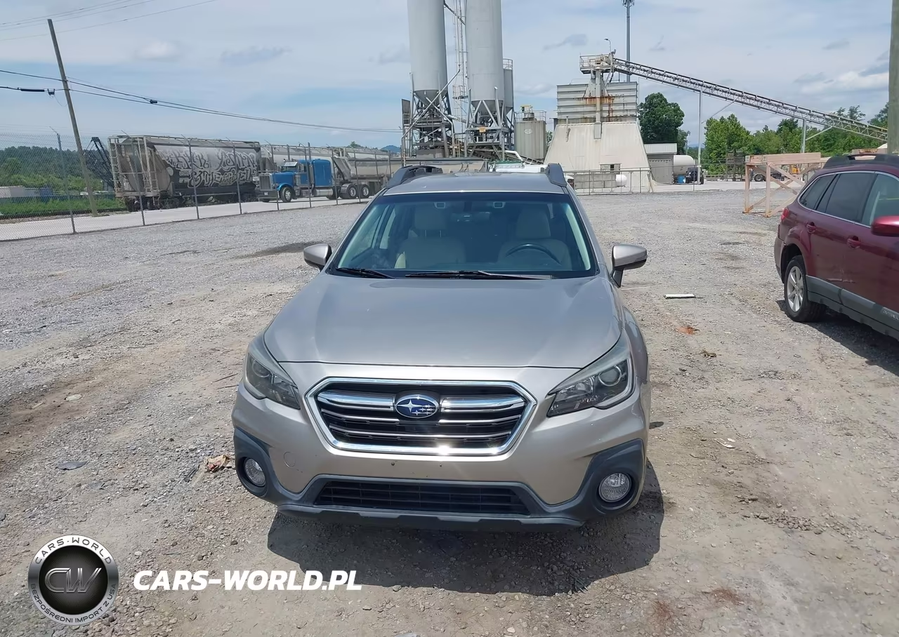 2018 Subaru Outback 2.5I Premium VIN:4S4BSAFC6J3381763 - 12