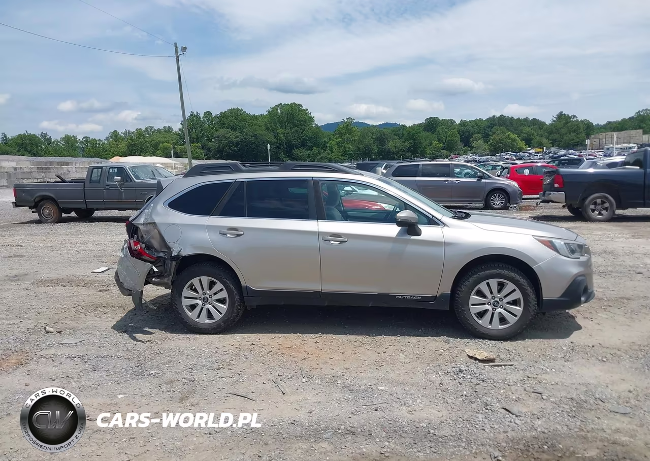 2018 Subaru Outback 2.5I Premium VIN:4S4BSAFC6J3381763 - 13