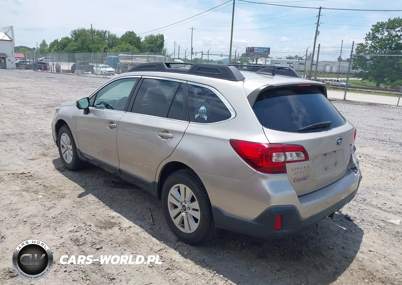 2018 Subaru Outback 2.5I Premium VIN:4S4BSAFC6J3381763 - 3