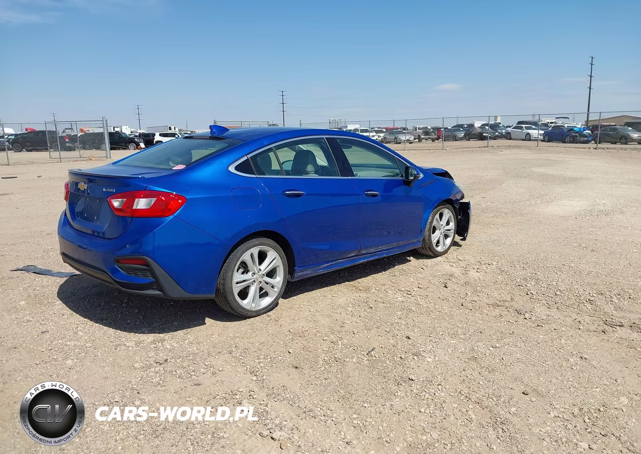 2016 Chevrolet Cruze Premier Auto VIN:1G1BG5SM6G7316854 - 4
