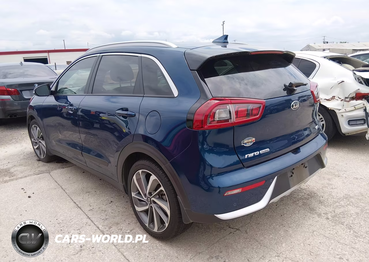 2017 Kia Niro Touring VIN:KNDCE3LC0H5067525 - 3