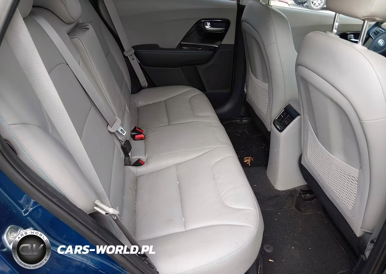 2017 Kia Niro Touring VIN:KNDCE3LC0H5067525 - 8