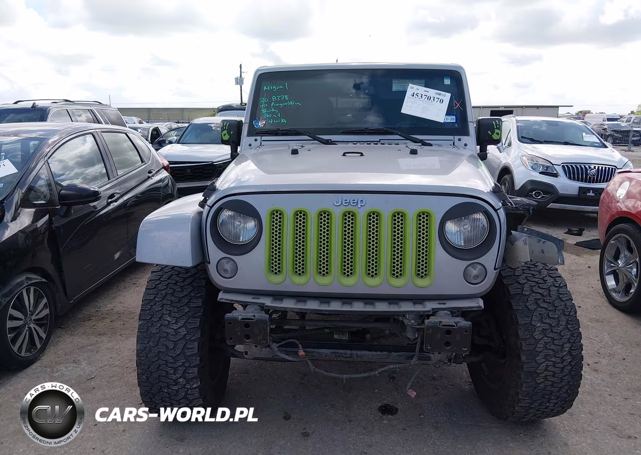 2015 Jeep Wrangler Unlimited Sahara VIN:1C4BJWEG4FL558679 - 13