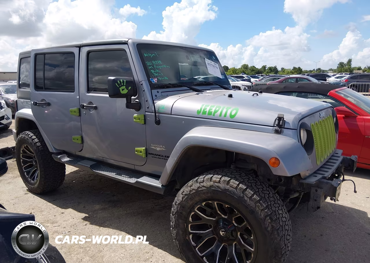 2015 Jeep Wrangler Unlimited Sahara VIN:1C4BJWEG4FL558679 - 14