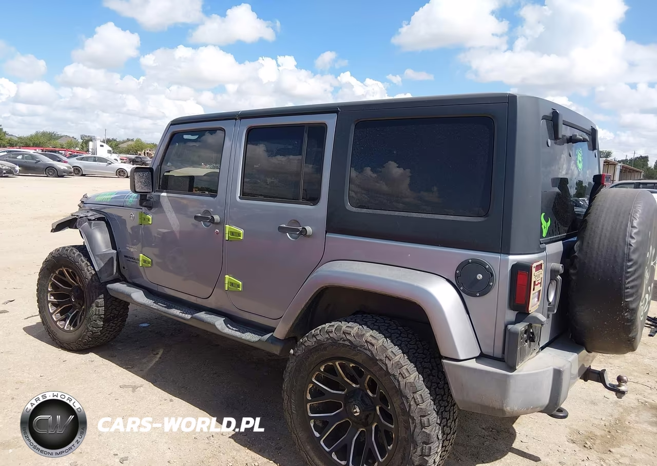 2015 Jeep Wrangler Unlimited Sahara VIN:1C4BJWEG4FL558679 - 15