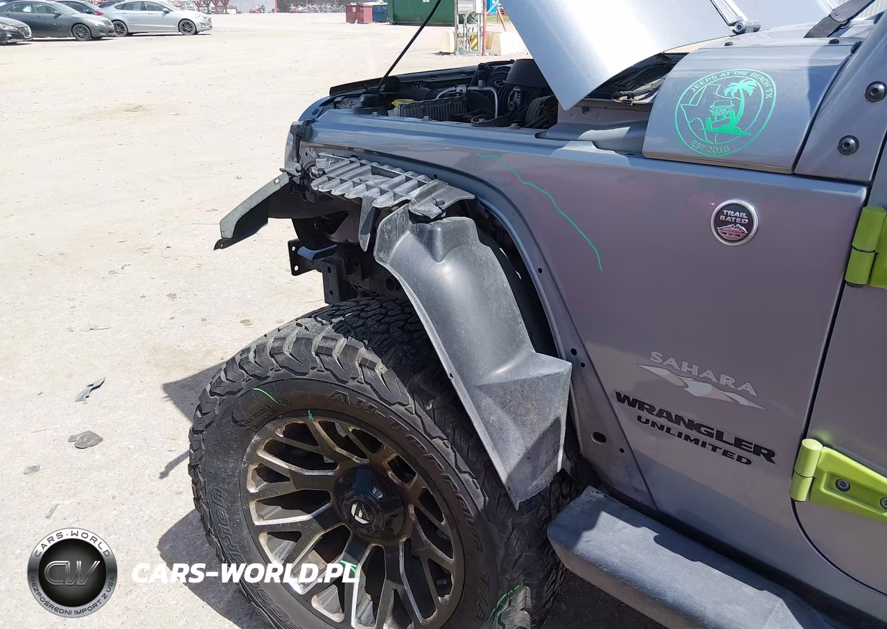 2015 Jeep Wrangler Unlimited Sahara VIN:1C4BJWEG4FL558679 - 6