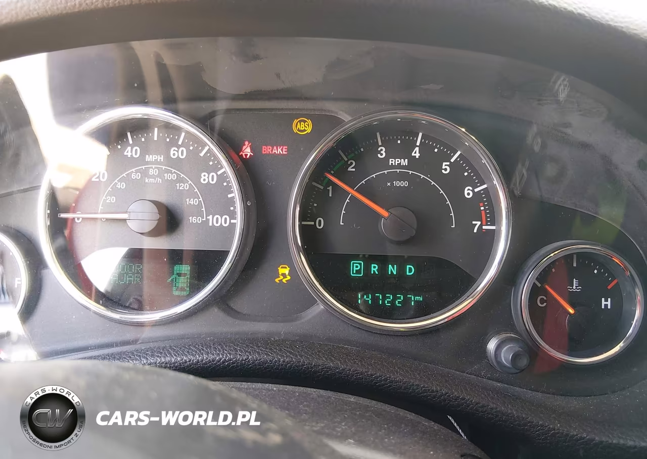 2015 Jeep Wrangler Unlimited Sahara VIN:1C4BJWEG4FL558679 - 7