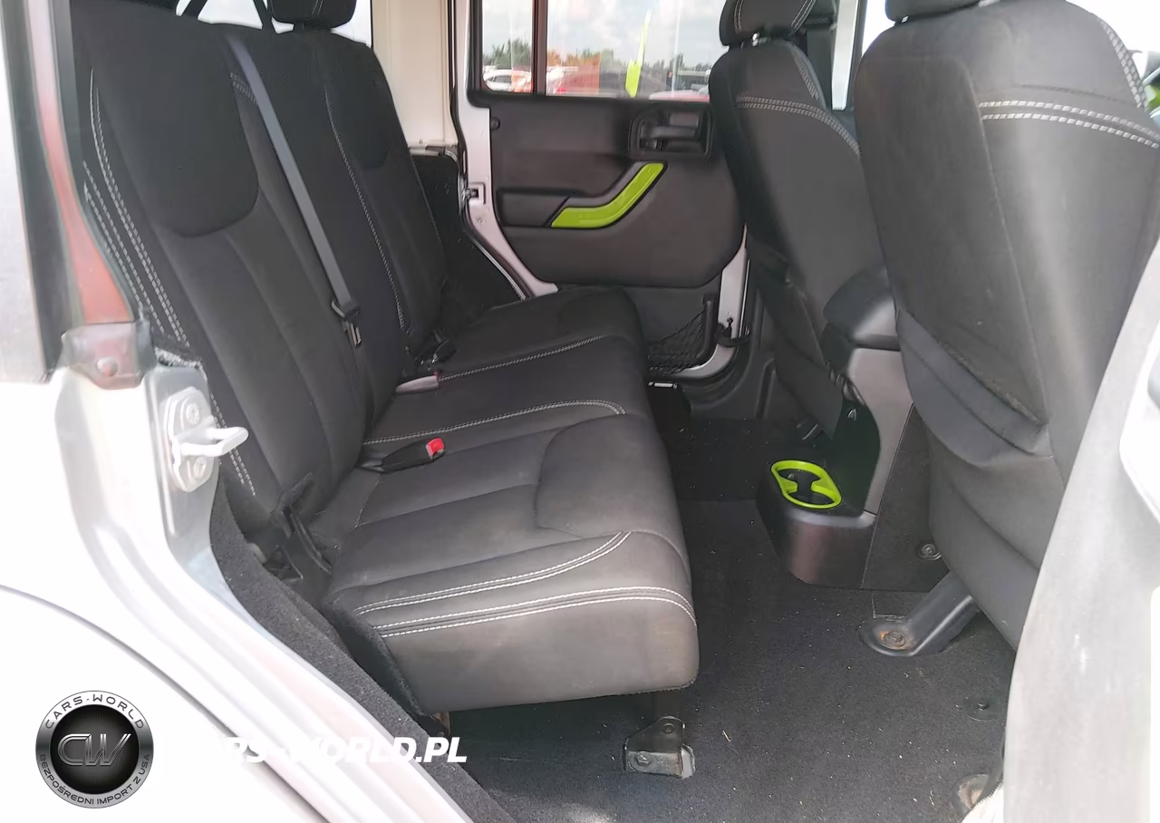 2015 Jeep Wrangler Unlimited Sahara VIN:1C4BJWEG4FL558679 - 8